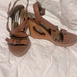 STEVE MADDEN WOODEN WEDGES